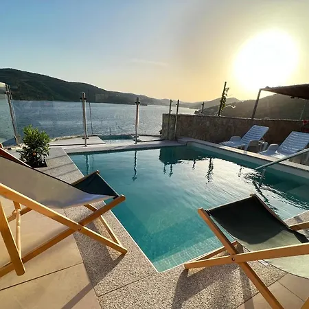 Holiday home Unique With Private Pools Next To The Sea